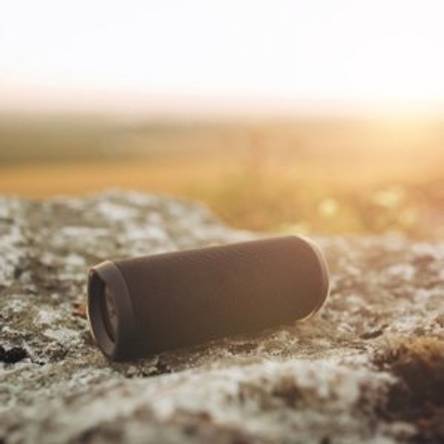bluetooth-lautsprecher draussen