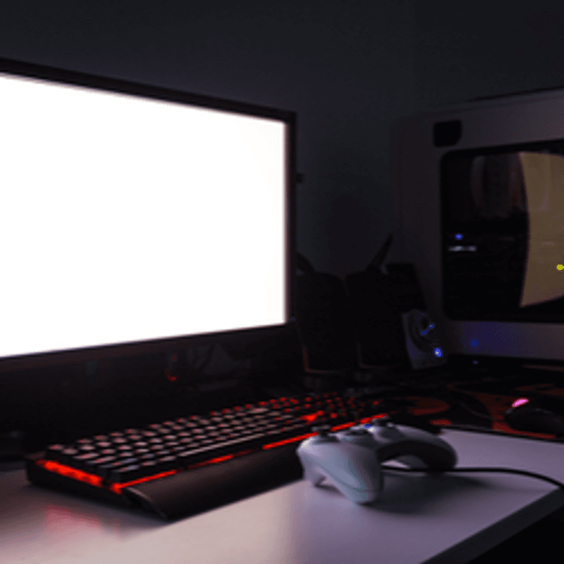 pc setup mit monitor, maus und tastatur