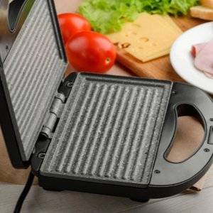 Sandwichmaker mit Panini-Einsatz