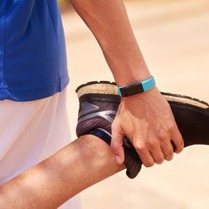 Schrittzähler-Armband beim Sport