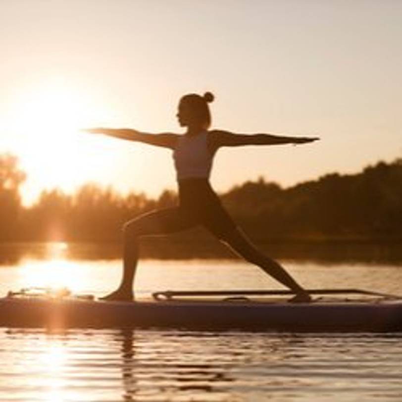 yoga auf dem sup-board